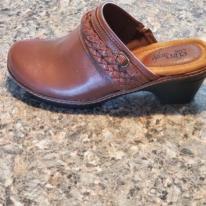 Euro Soft Women's Clogs Sz. 7.5M  Color: Carmel